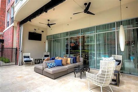 Cheap Apartments for rent near Dunlavy Street, Houston, TX.